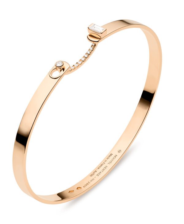 yellow gold Nouvel Heritage Dinner Date Mood Bangle at Meridian Jewelers