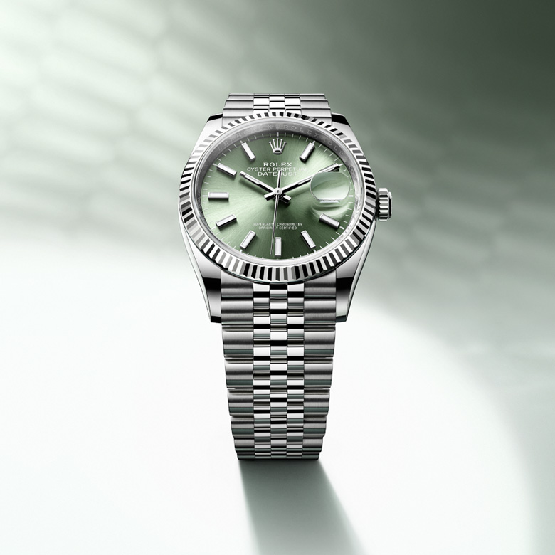 rolex-collection_banner-datejust-portrait-1