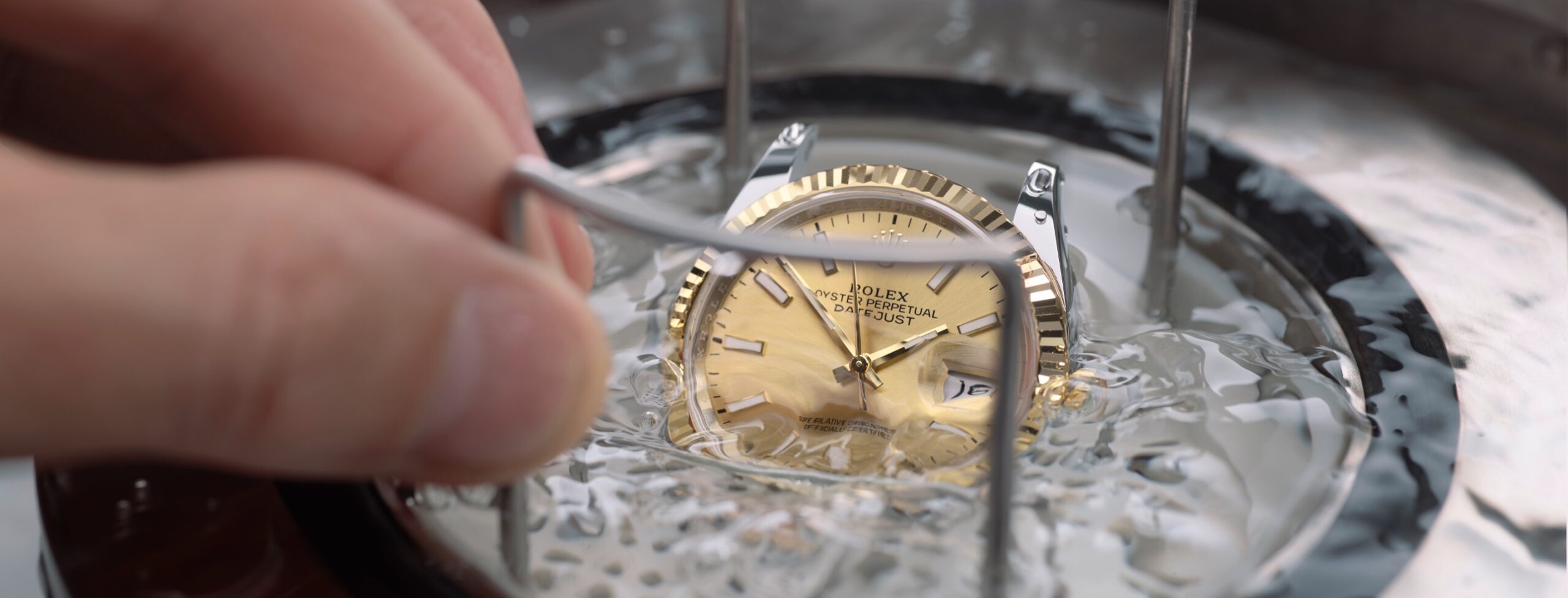 rolex-servicing-procedure-2234_rolex-sav_controle-etancheite_fathometre_v2-landscape